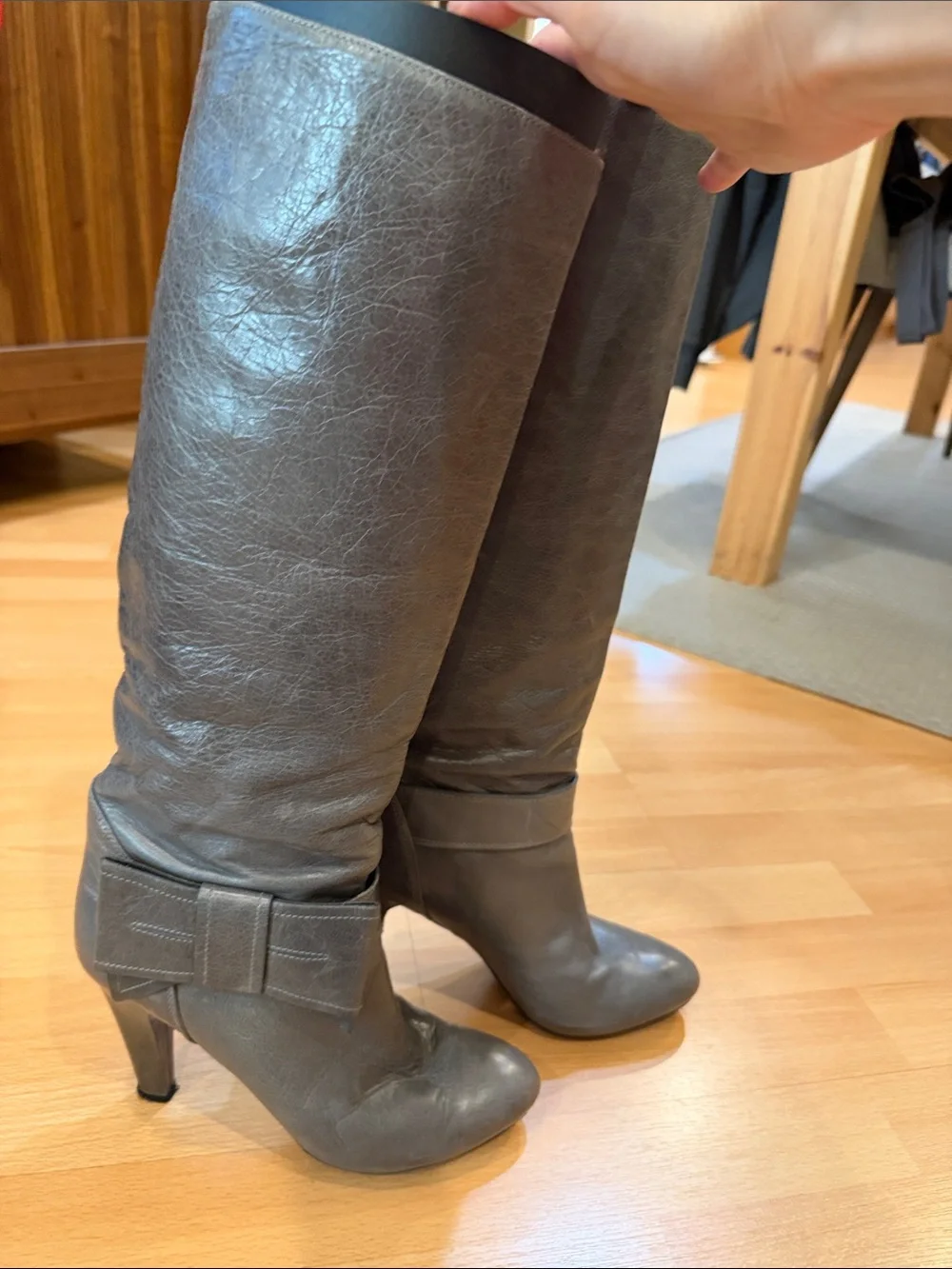Valentino red Women's heel Tall Bow Accent Boots in grey. Used